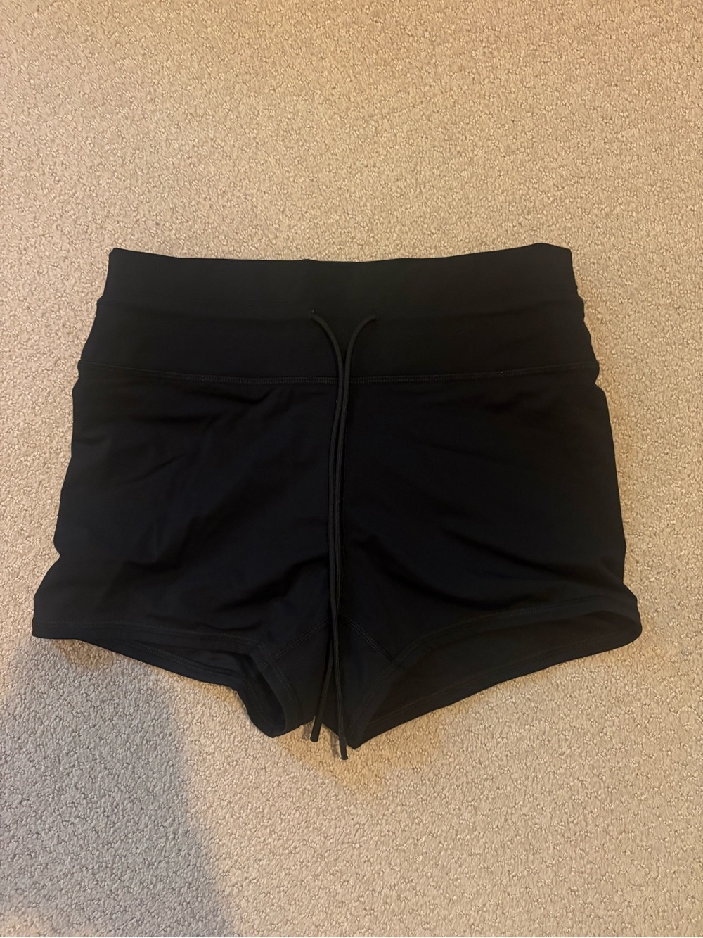 Vuori Black High Rise Drawstring Performance Shorts Size S